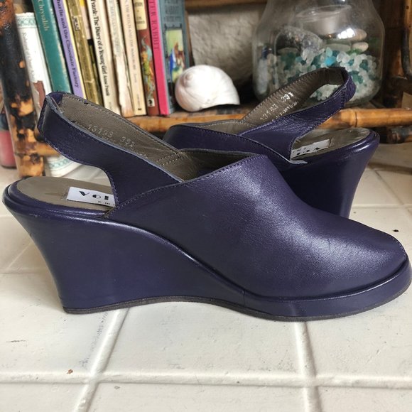 Vol de Nuit by Emile Thoard Cut-Out Peep-Toe Wedge - Picture 2 of 11